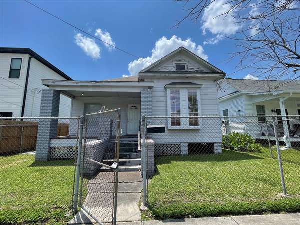 1907 Common ST, Houston, TX 77009