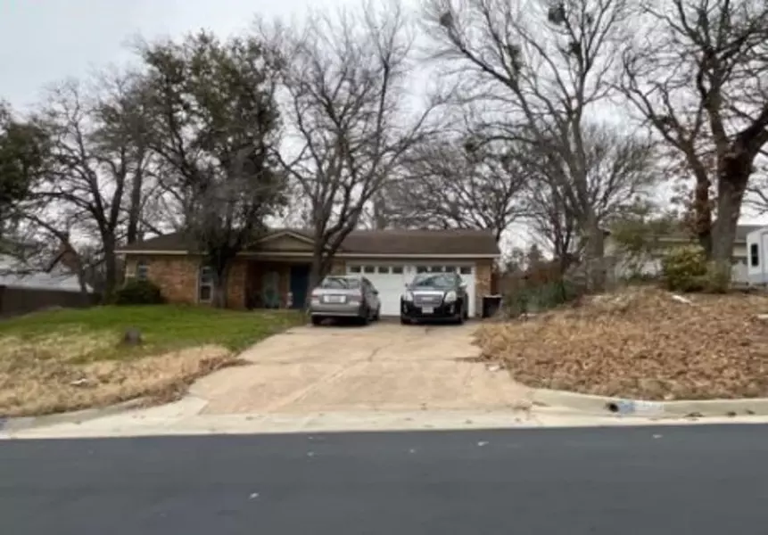 1802 Windlea DR, Euless, TX 76040