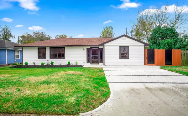 3206 Bond ST, Pasadena, TX 77503