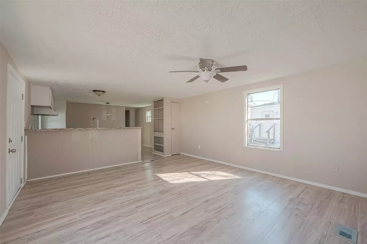 Willis, TX 77318,13253 Enchanted CT