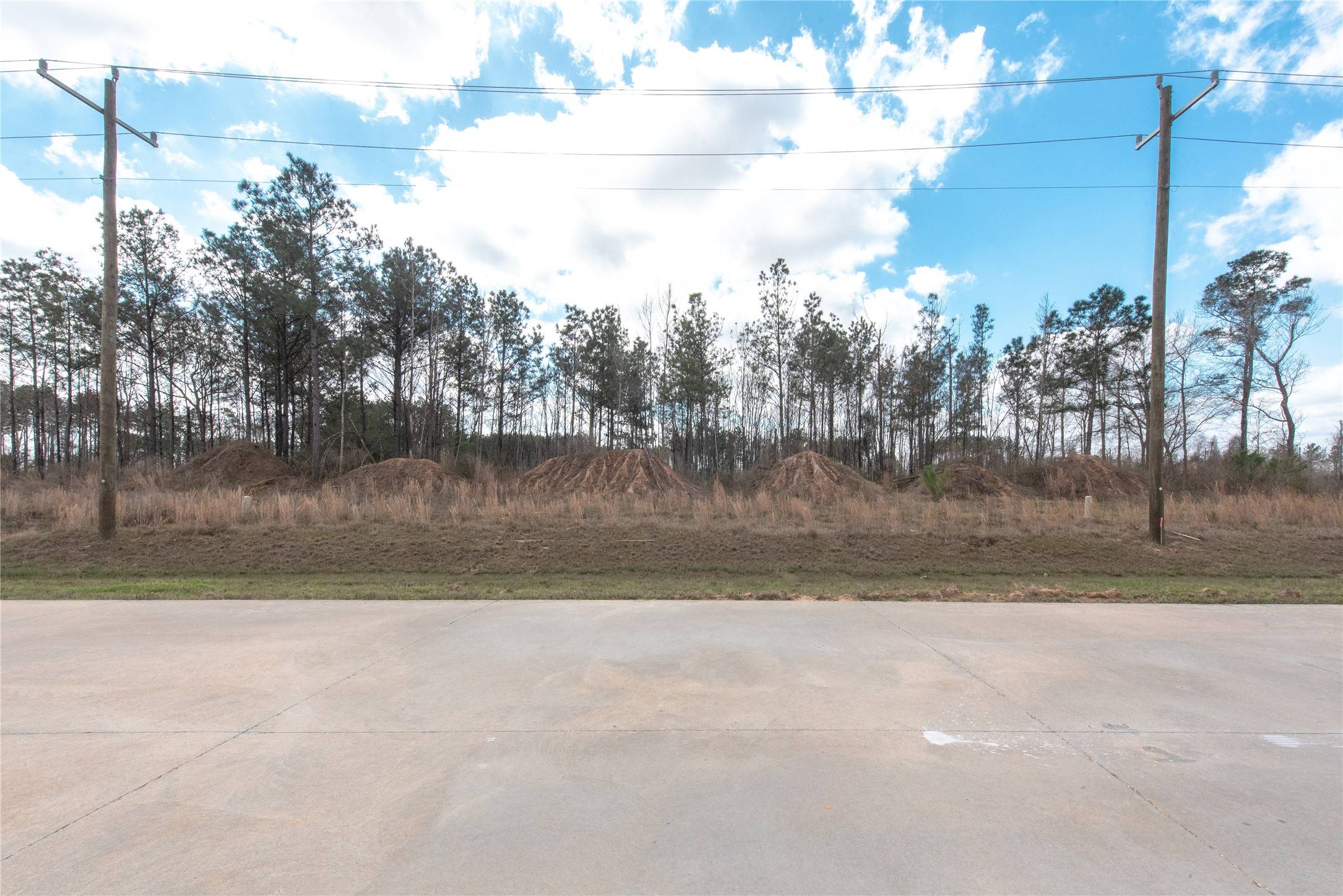 Cleveland, TX 77327,8127 Road 5878