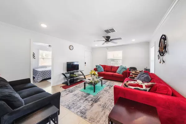 Houston, TX 77017,8041 Howard DR #1