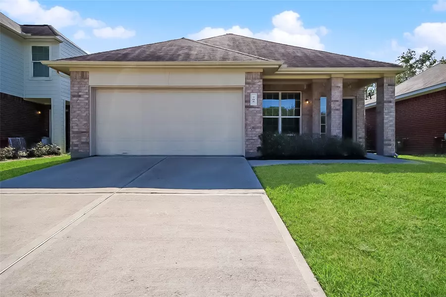 705 Fallow LN, Alvin, TX 77511