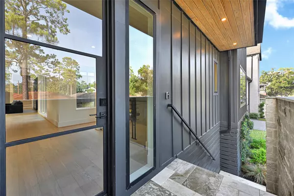 Houston, TX 77018,2003 Du Barry LN