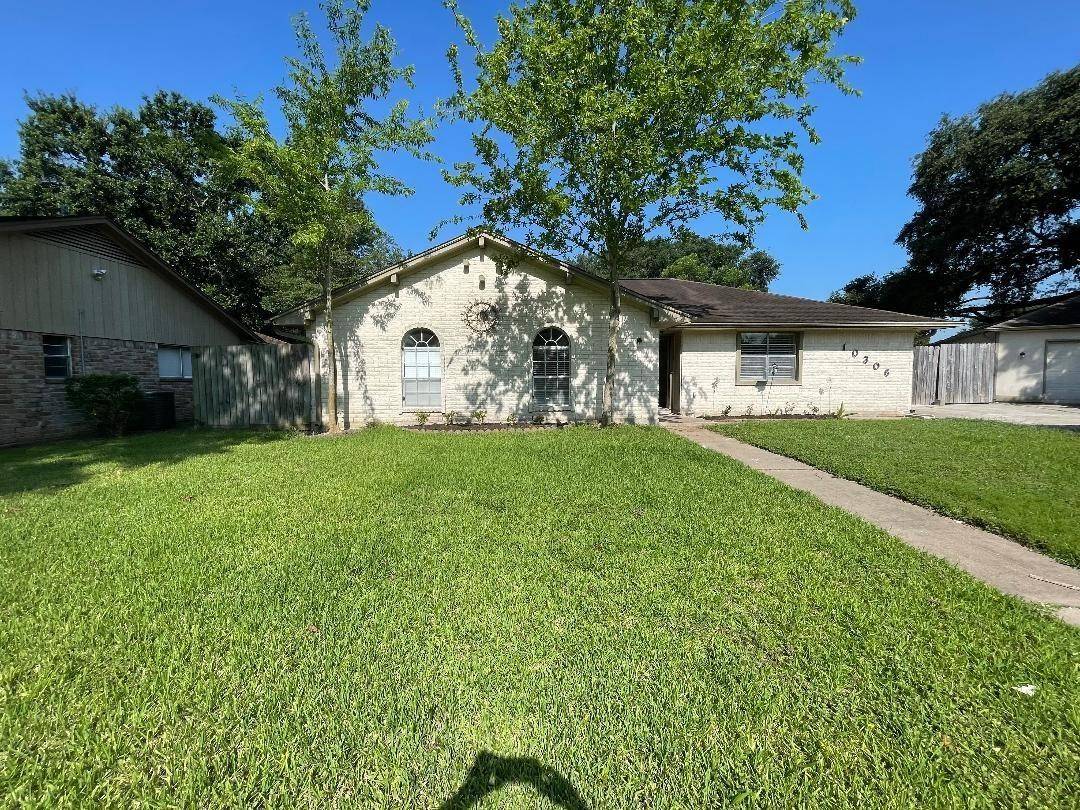10306 Twin Hills CT, Houston, TX 77031