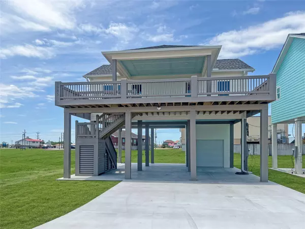 1985 Pedregal DR, Crystal Beach, TX 77650