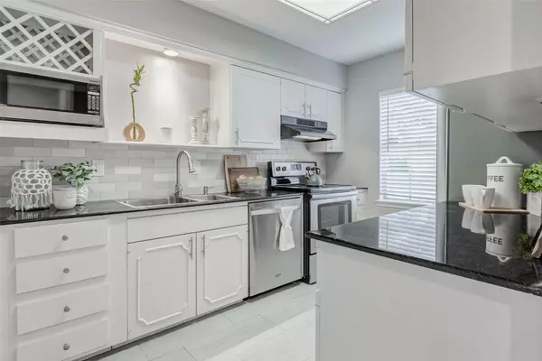 Houston, TX 77057,6481 Olympia DR #74