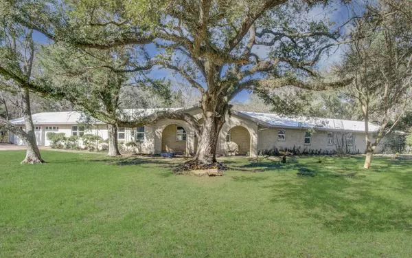4029 County Road 326, Alvin, TX 77511