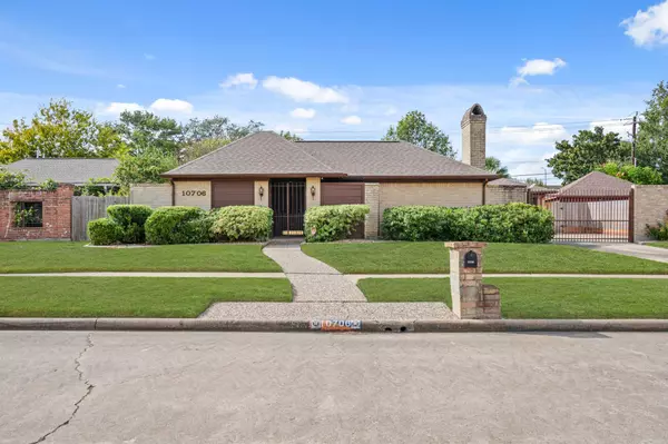 10706 Braes Bayou DR, Houston, TX 77071