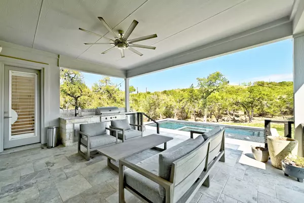 21625 Diamante CV, Spicewood, TX 78669