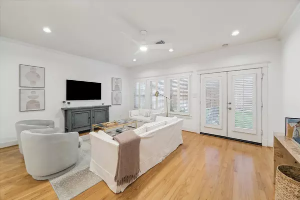 Houston, TX 77008,1322 Dian ST