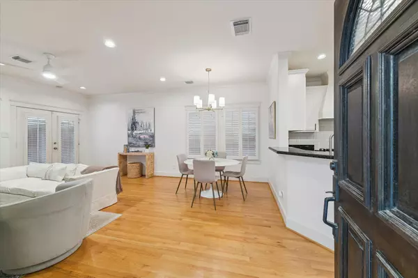 Houston, TX 77008,1322 Dian ST