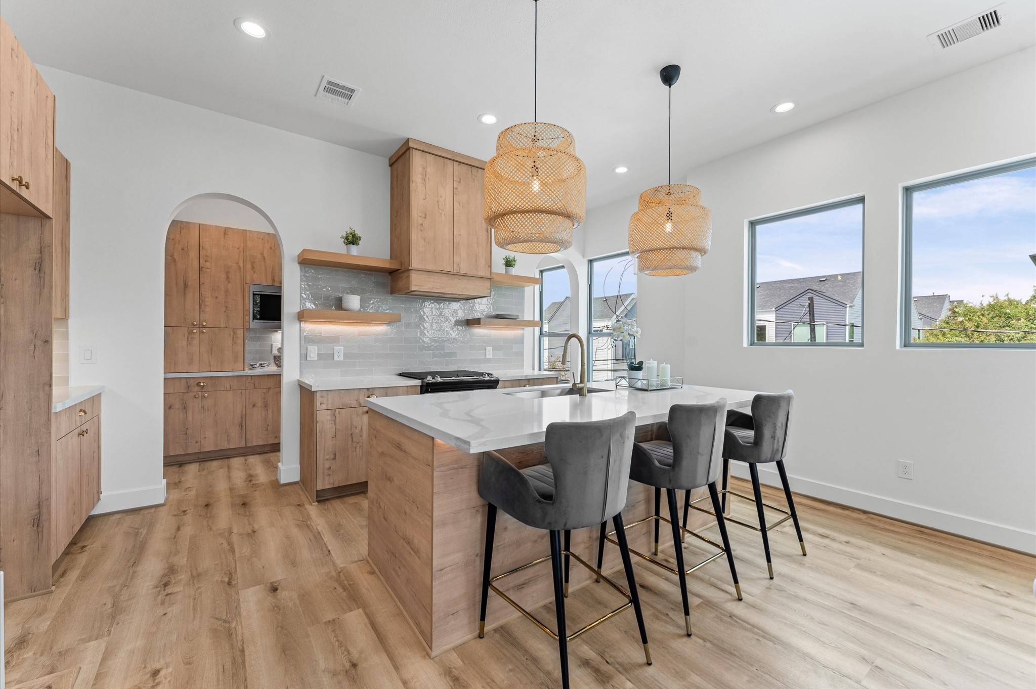 1122 W 17th ST #F, Houston, TX 77008