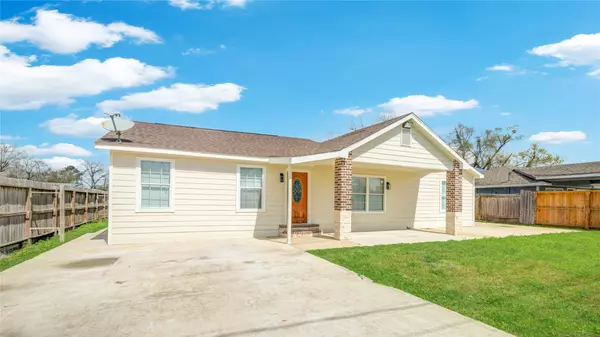 13801 Hershe ST, Houston, TX 77015