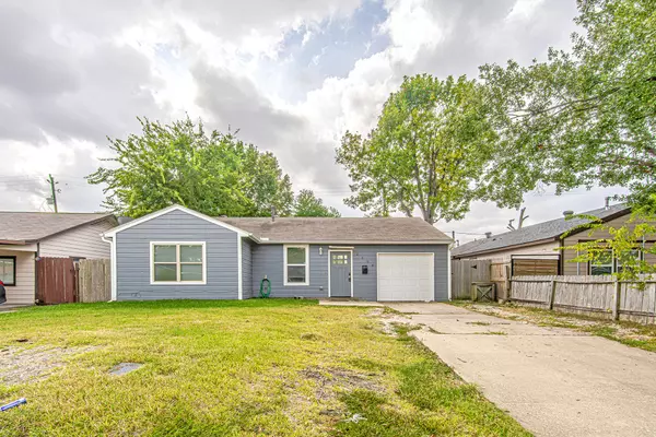 2208 Camille ST, Pasadena, TX 77506