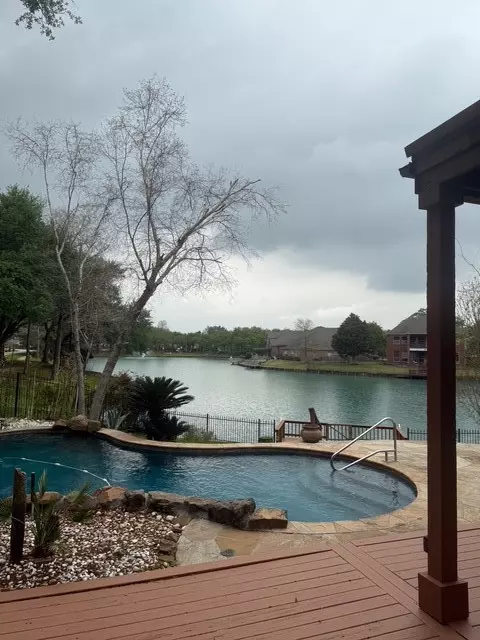 203 Bay Bridge DR, Sugar Land, TX 77478