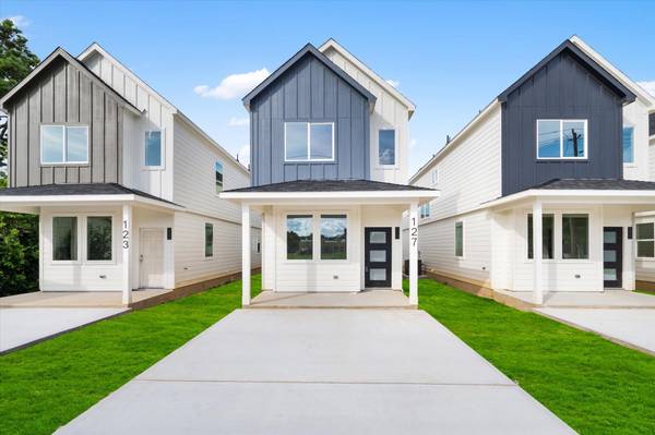 127 S Virginia AVE, La Porte, TX 77571