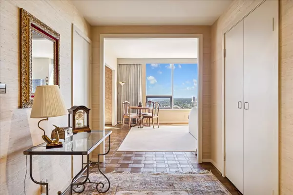 5100 San Felipe ST #294, Houston, TX 77056