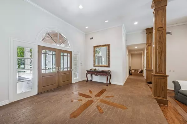 Houston, TX 77024,6 Greenbay CIR