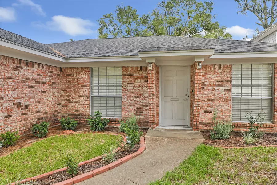 3906 Antoine DR, Houston, TX 77092