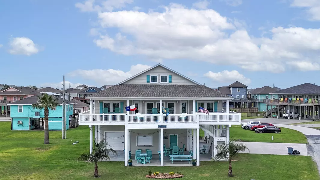985 Sue DR, Crystal Beach, TX 77650