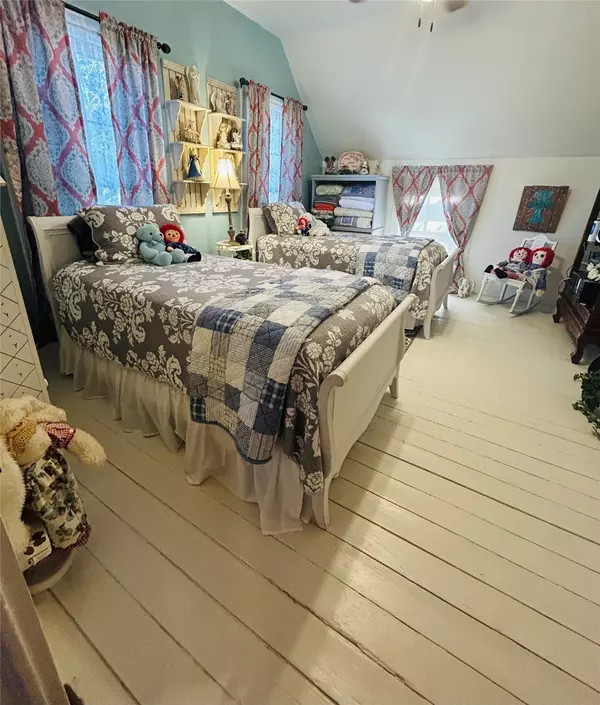 Bellville, TX 77418,111 S Masonic ST