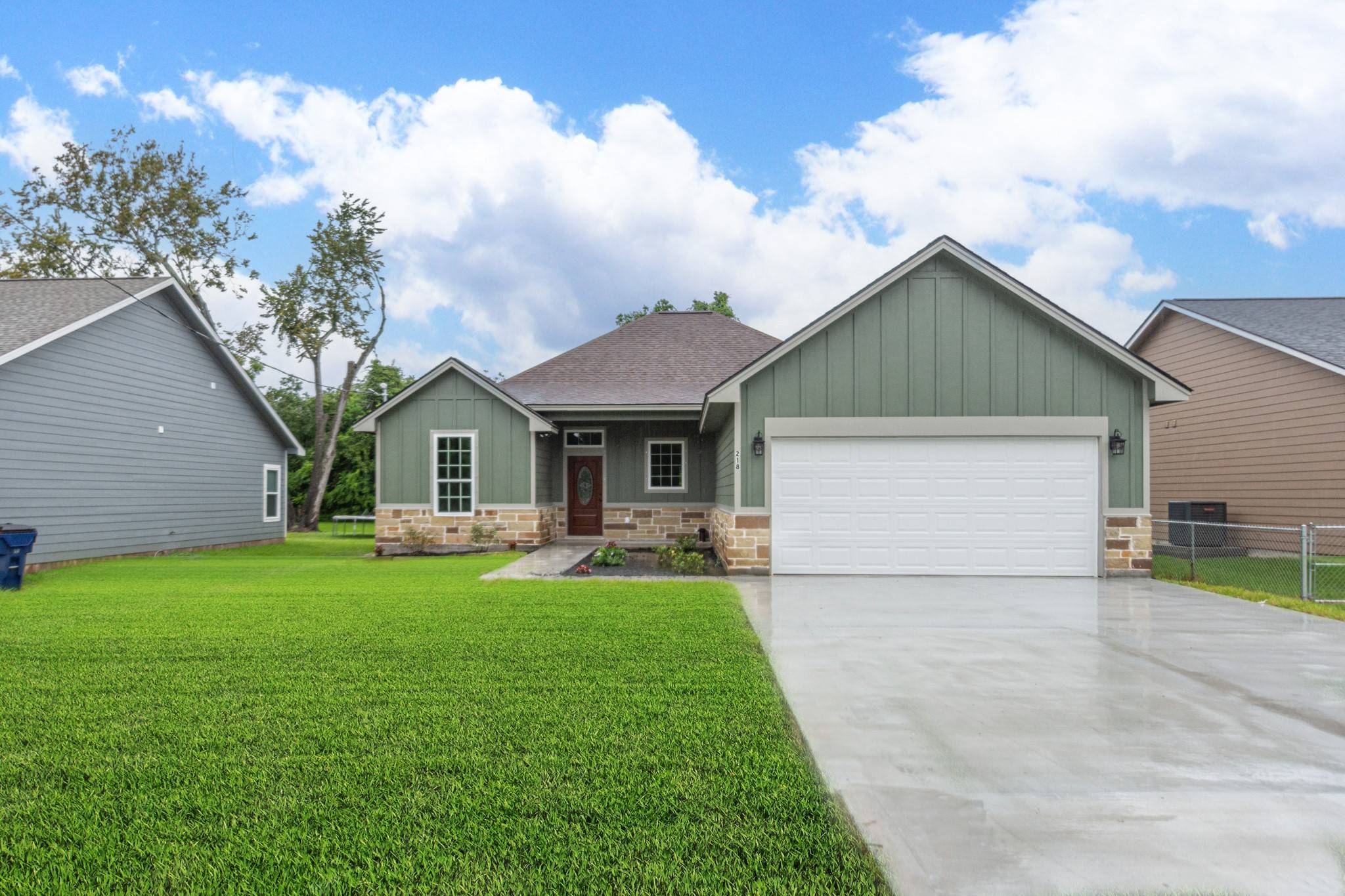 218 Brown ST, West Columbia, TX 77486