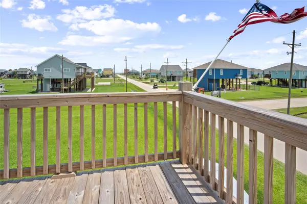 Crystal Beach, TX 77650,100 N Mae CIR