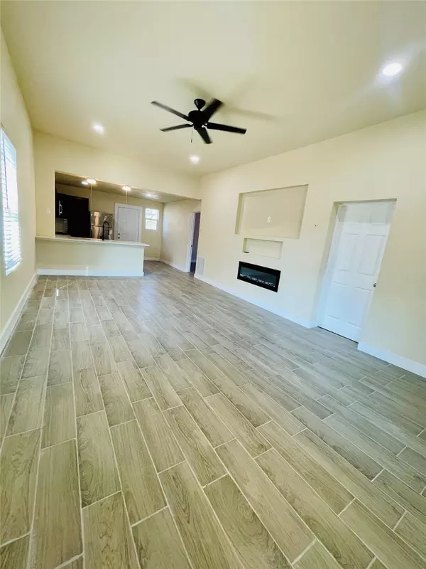 Huntsville, TX 77320,87 B Hill ST