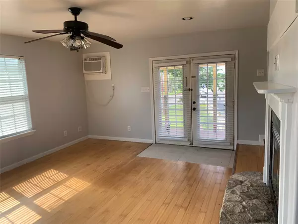 Galveston, TX 77550,213 1st ST #B