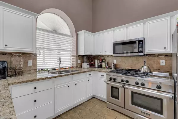 Houston, TX 77015,230 Shekel LN