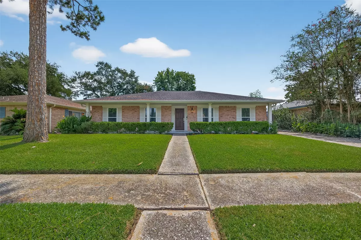 Houston, TX 77063,9327 Meadowcroft DR