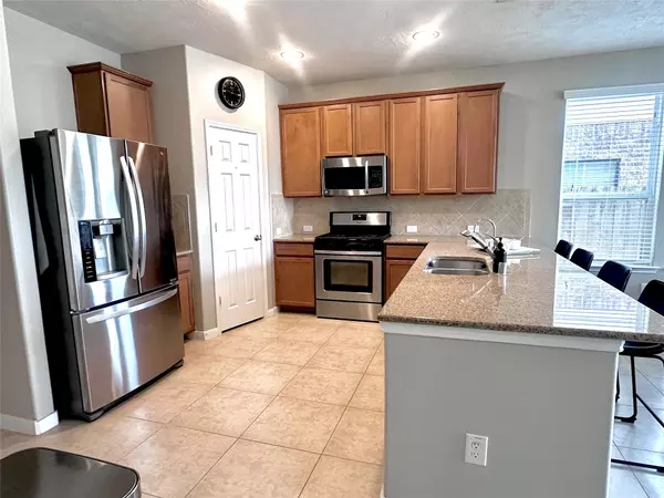 23618 Plantation Pines LN, Tomball, TX 77375