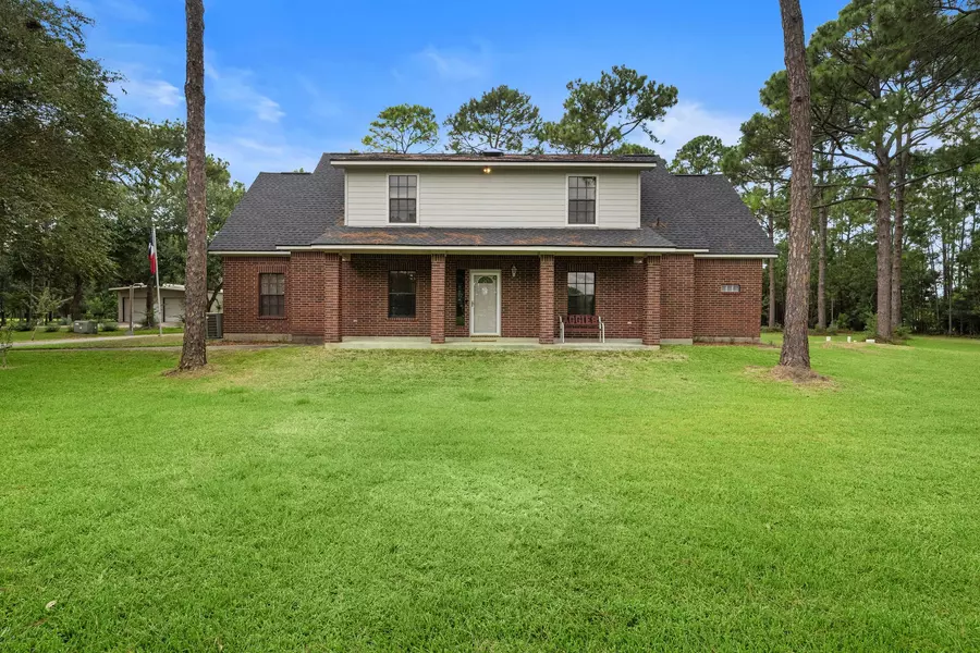 691 County Road 351, Alvin, TX 77511
