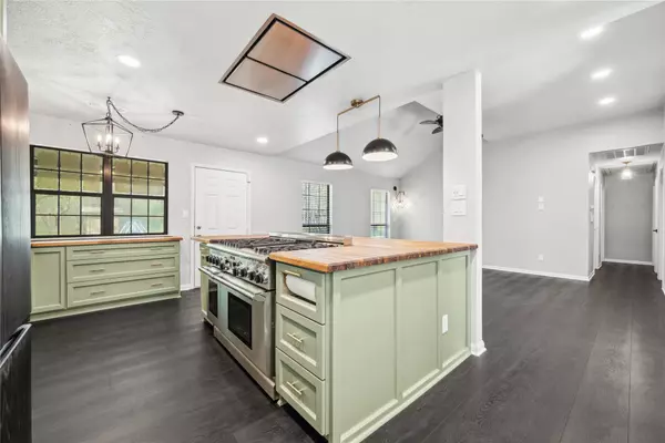 Conroe, TX 77301,1374 Broad Oaks