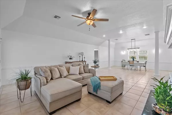Bayou Vista, TX 77563,933 Bonita ST