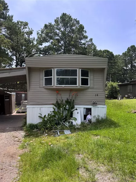 28 E Whippoorwill LN, Trinity, TX 75862