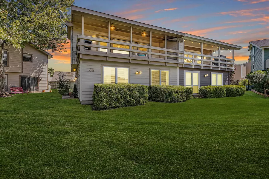 36 April Point DR N, Montgomery, TX 77356