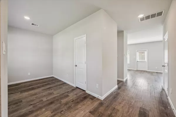 Texas City, TX 77591,114 S Rose St