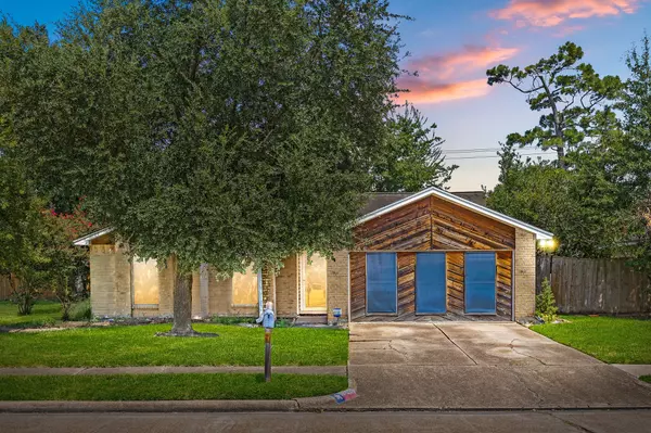 1346 Castle Glen DR, Houston, TX 77015