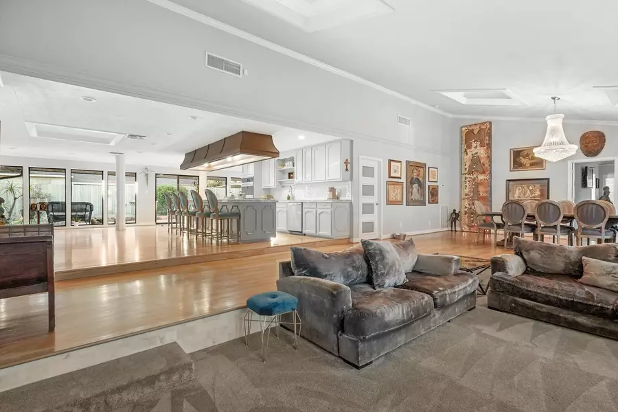 758 W 42nd ST, Houston, TX 77018