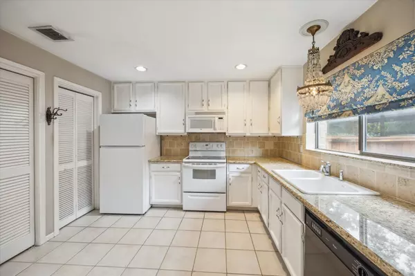 Houston, TX 77024,11711 Memorial DR #545