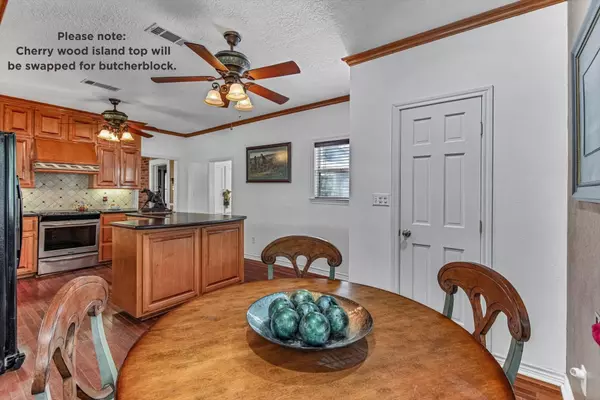 Liberty, TX 77575,284 County Road 2003 South S