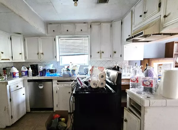 Eagle Lake, TX 77434,505 N Walnut AVE