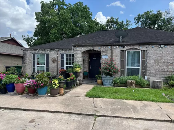 Houston, TX 77072,12207 White Cap LN