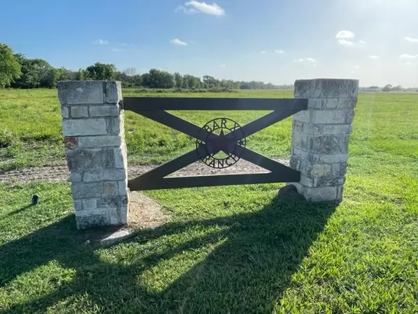 41614 Cherokee TRL, Angleton, TX 77515