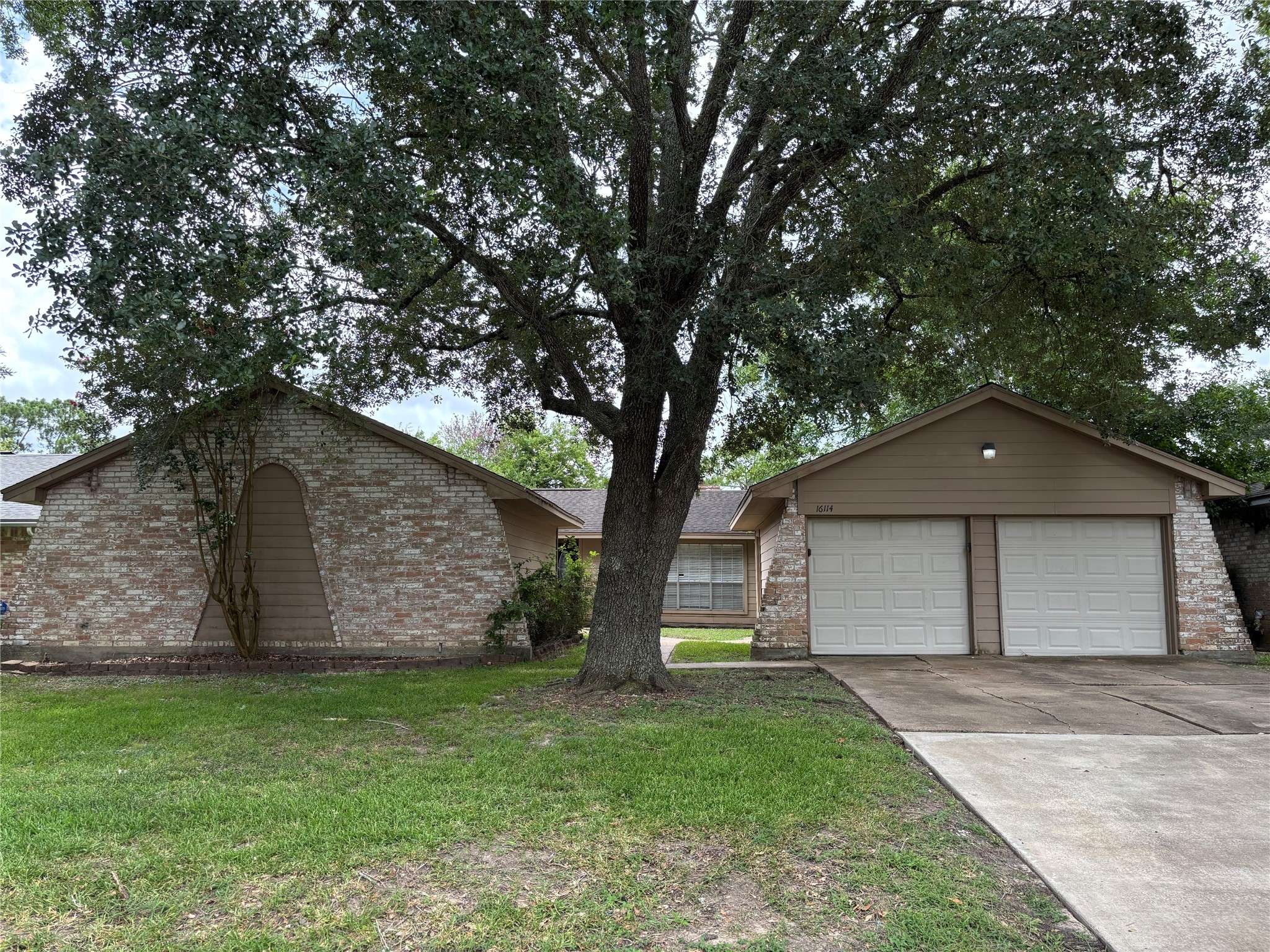 16114 Blackhawk BLVD, Friendswood, TX 77546