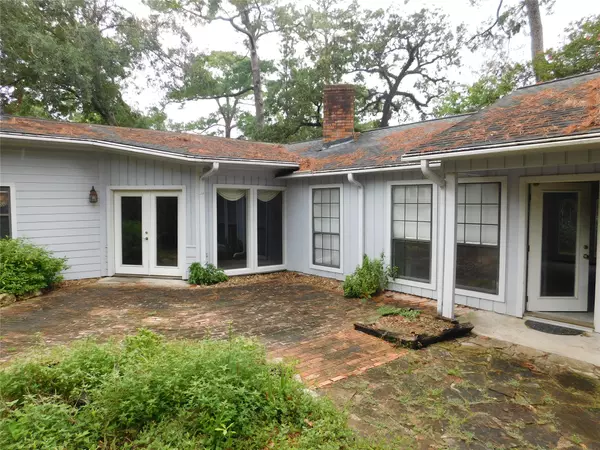 Houston, TX 77018,725 W 42nd Street