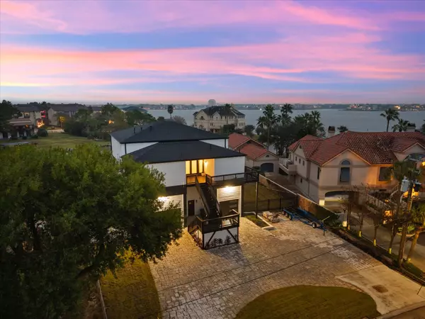 2522 Baycrest DR, Houston, TX 77058