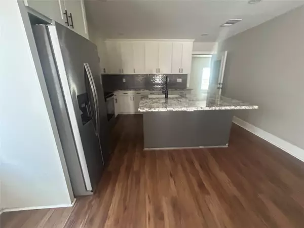 Louise, TX 77455,104 Mesquite ST